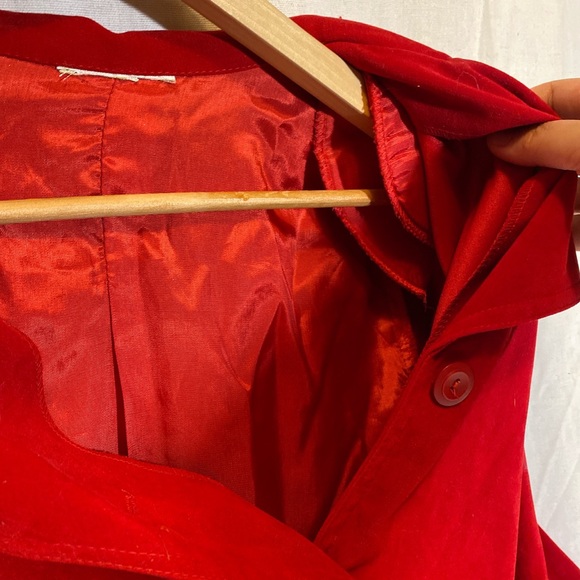 Red Velvety Fitted Blazer - Picture 4 of 4